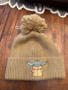 NWOT GAP Kids Pom Pom Star Wars Grogu Beanie Hat.